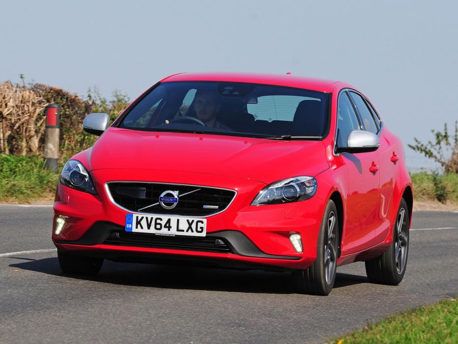  Volvo V40 D4 R-Design 2012 года  (UK) (фото 1 из 7)